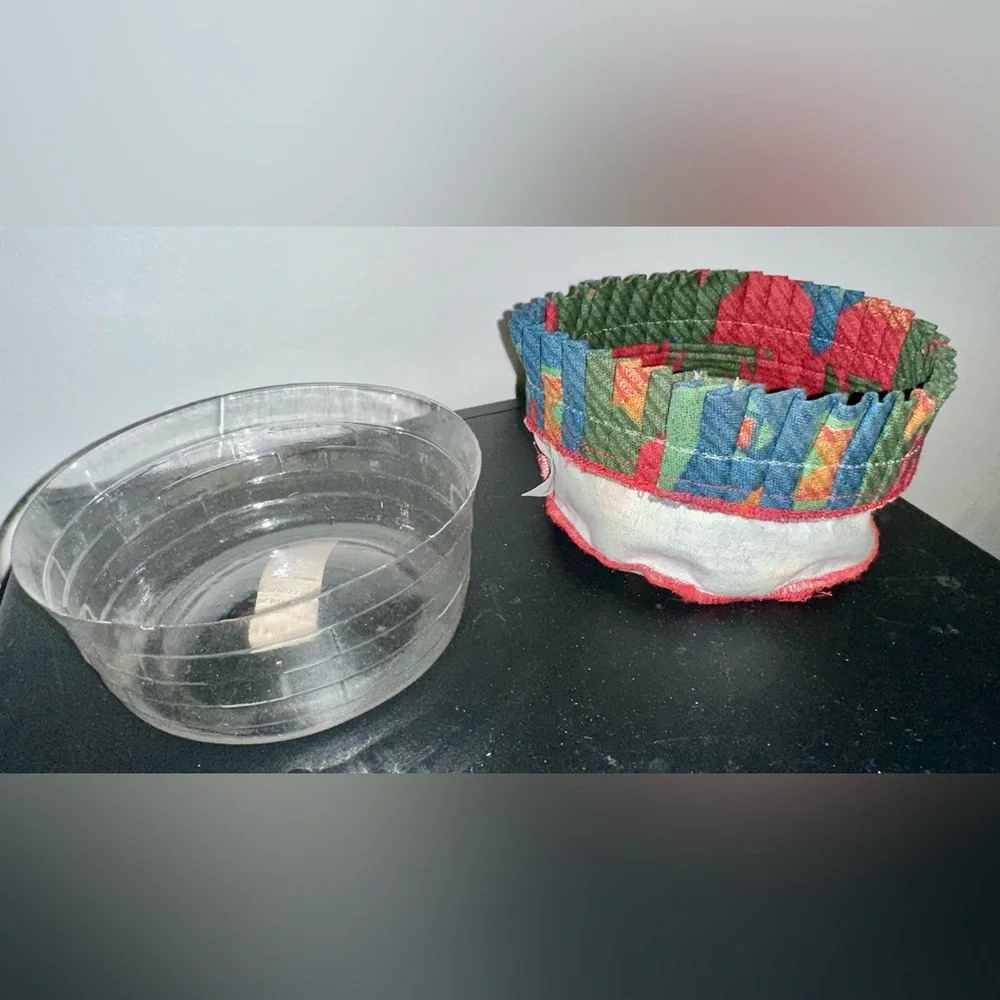 Longaberger Basket with Multicolor Liner - Picture 4 of 4